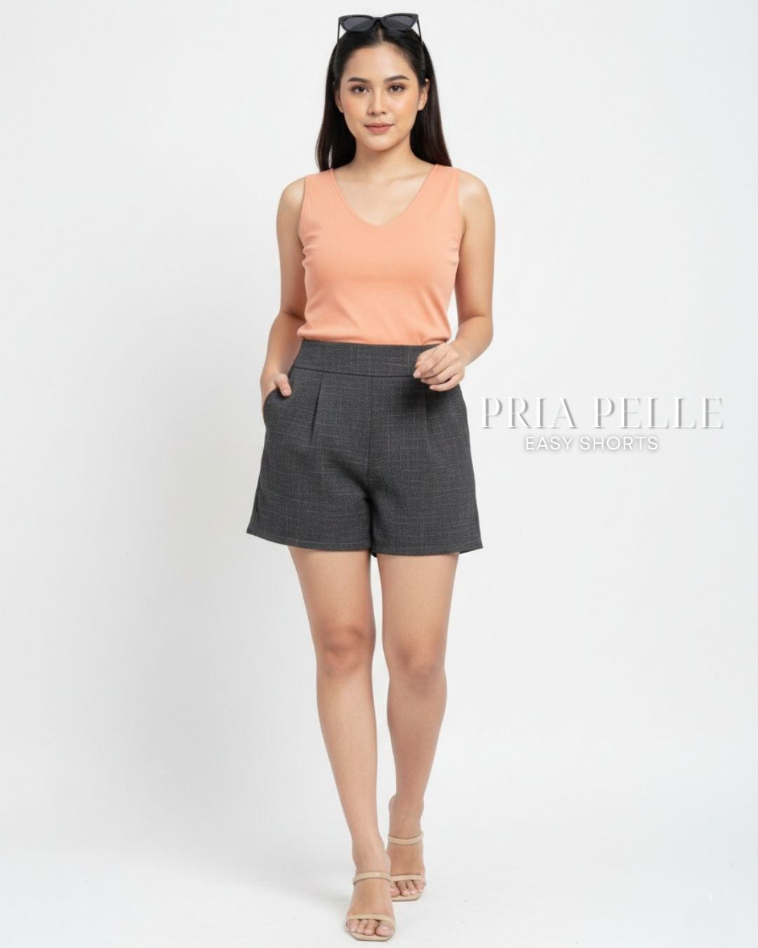 Pria Pelle Easy Shorts | Back garter - Cotton Blend Plaid Charcoal Gray | Non Stretch